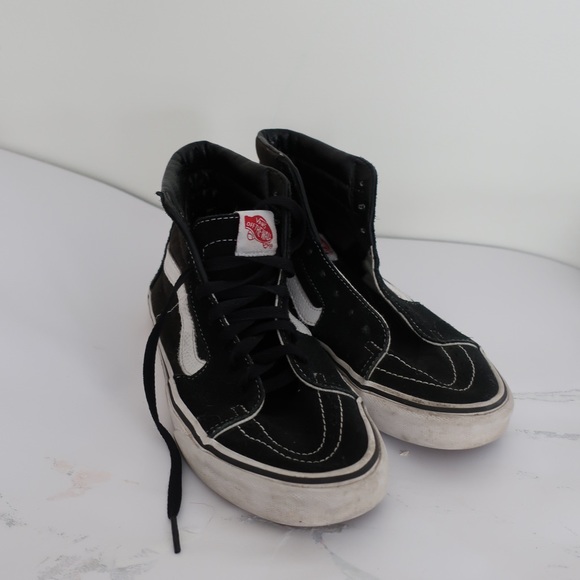 Black High Top Old Skool sk8-hi Suede Vans - Picture 2 of 5